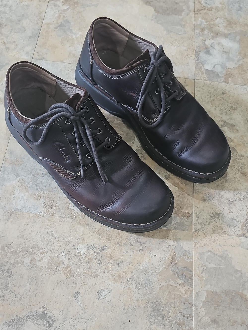 Clarks Men's Dark Brown Lace-Up Leather Oxfords